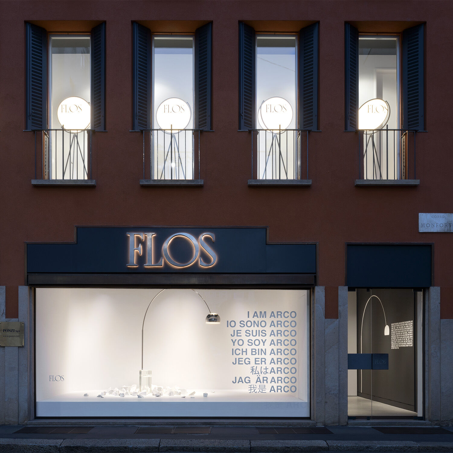 Flos Arco K, Milan